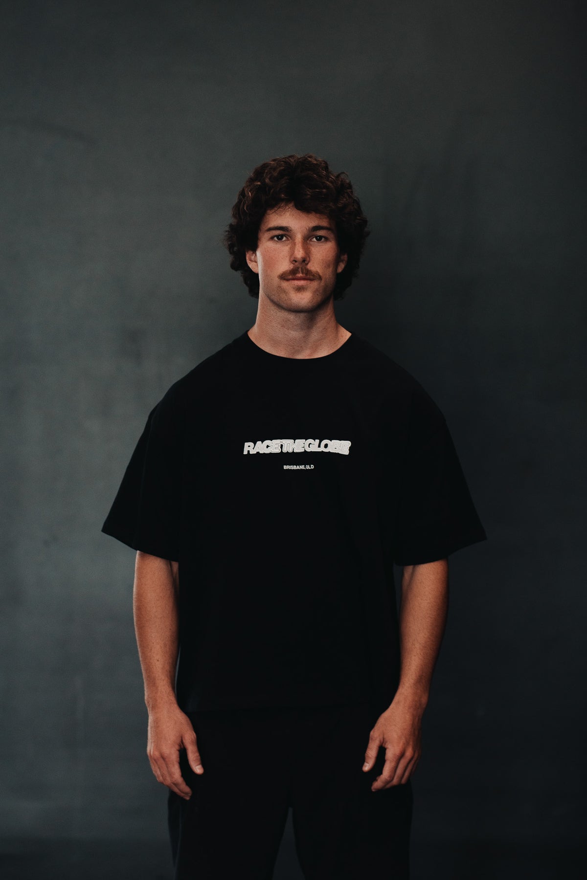 RACE THE GLOBE OFFICIAL TEE
