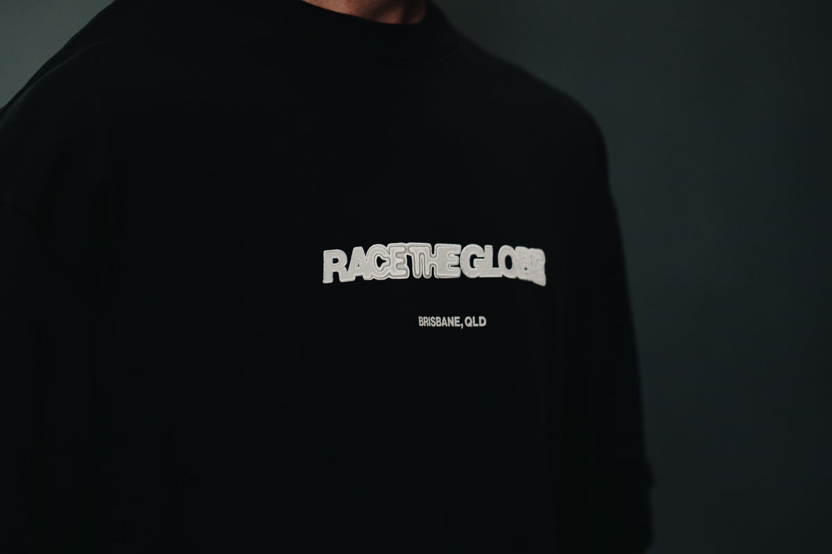 RACE THE GLOBE OFFICIAL TEE