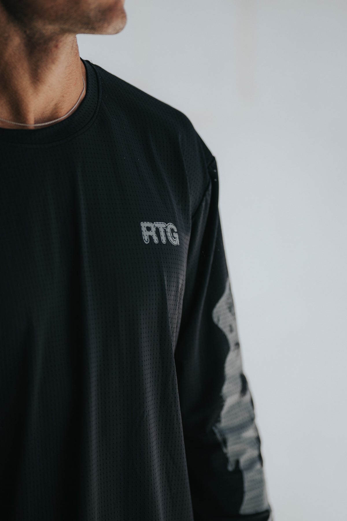 RACE THE GLOBE X SWEETFEET LONG SLEEVE